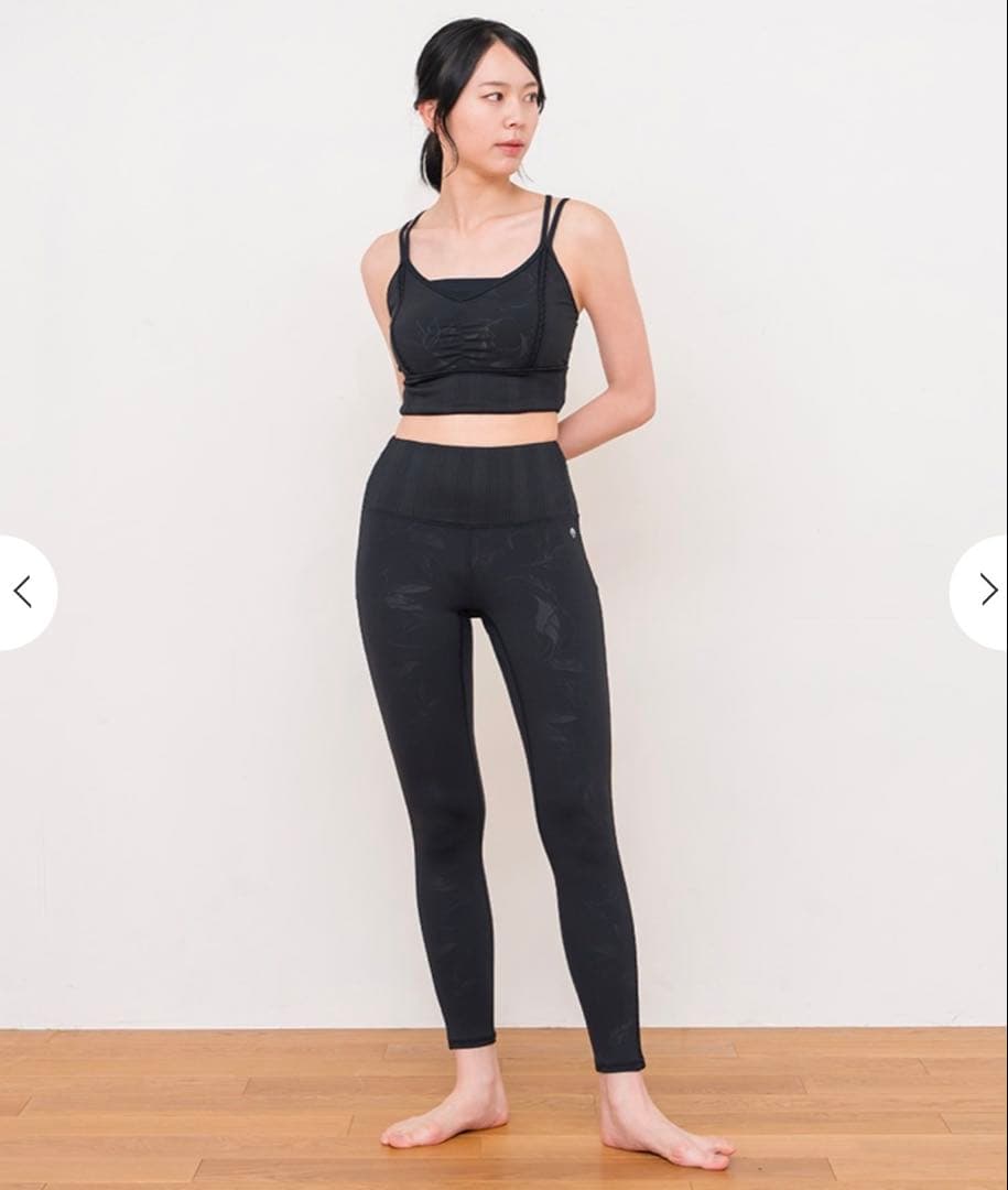 ☆新品☆ 【SUKALA】エンボスリーフブラトップ　S