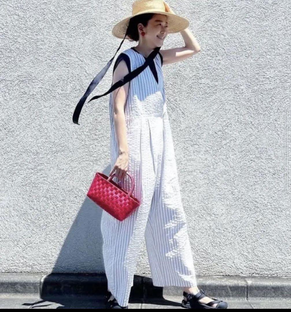 ネストローブ 〝 It's ME 〟サッカーストライプサロペット　グレー