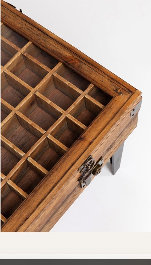 KARE コレクターヴィンテージ風木製ローテーブル 122x55cm