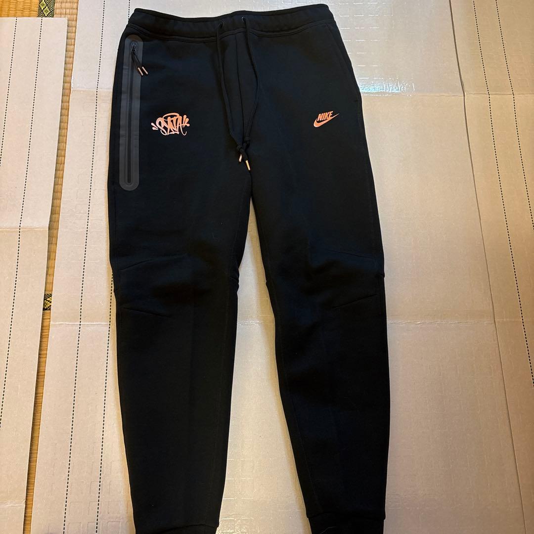 【値下げしました！】コラボ商品 Nike スリムフィット テーパーレッグ パンツ