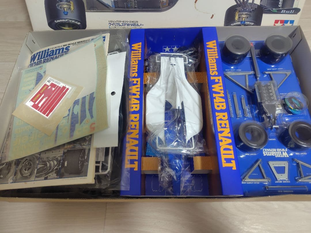 タミヤ　1/12 　プラモデル　ウィリアムズ　FW14B ルノー プラモデル