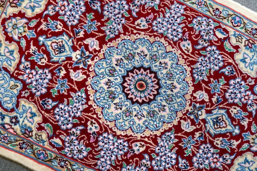 90×62cm　ペルシャ手織り絨毯