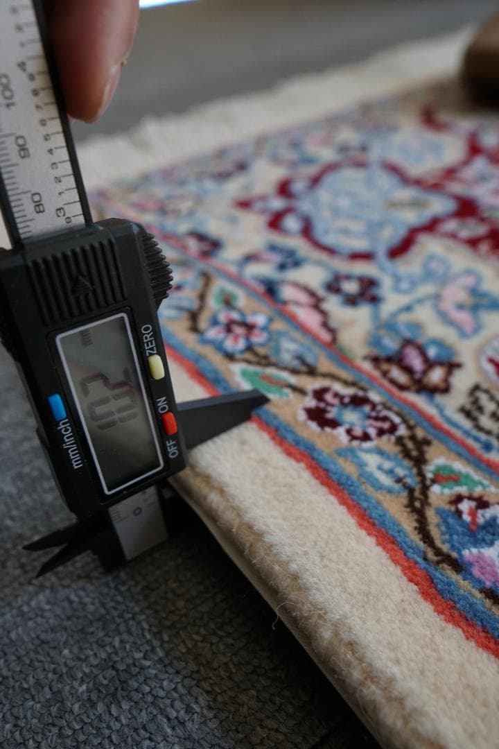 90×62cm　ペルシャ手織り絨毯