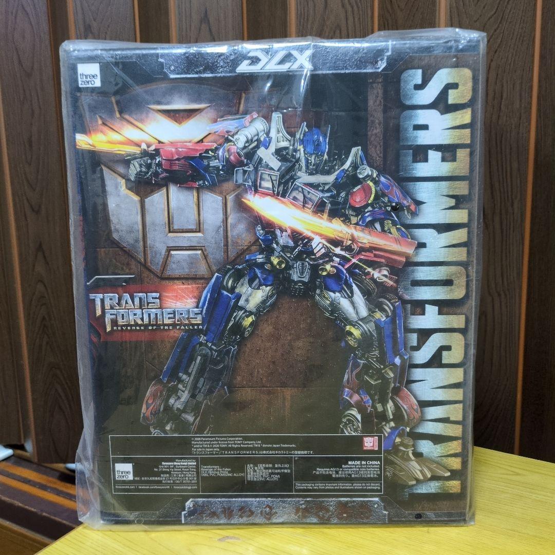 スリーゼロトランスフォーマー オプティマスプライムDLXコレクティブルフィギュア