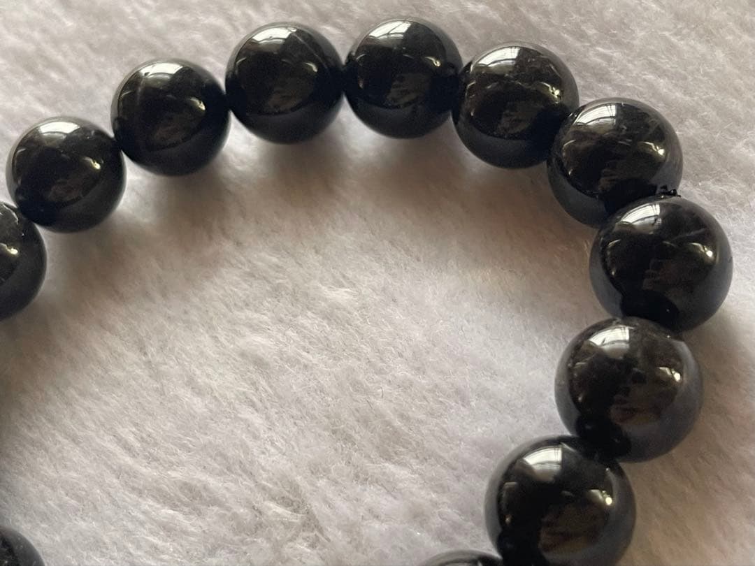 秘蔵放出品　日本銘石　山梨県産【草入り】 【山梨黒平黒水晶】12ミリ玉約17cm