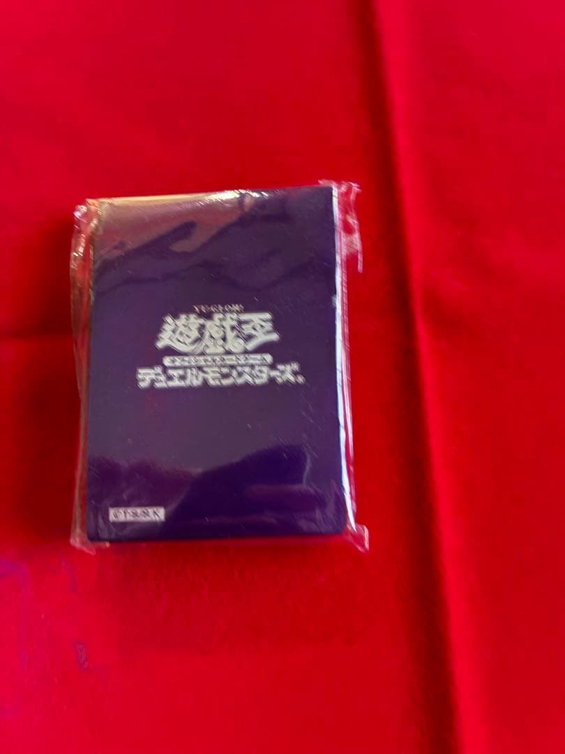 遊戯王OCG 初期ロゴ メタリックパープル 紫 公式 スリーブ