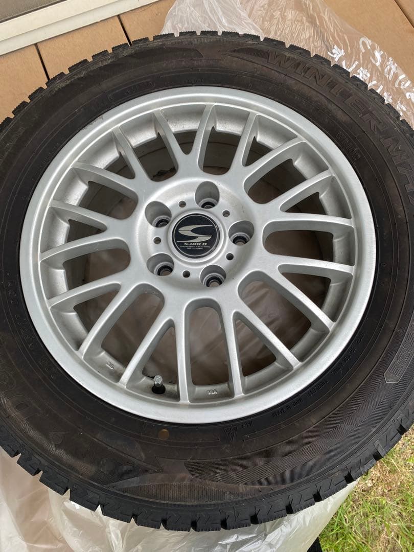 スタッドレスタイヤ　ダンロップ205/65R16 ホイール付４本セット