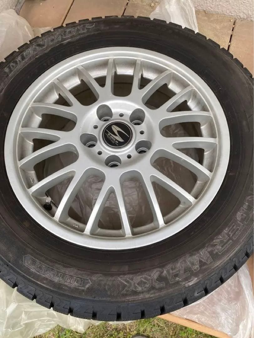 スタッドレスタイヤ　ダンロップ205/65R16 ホイール付４本セット