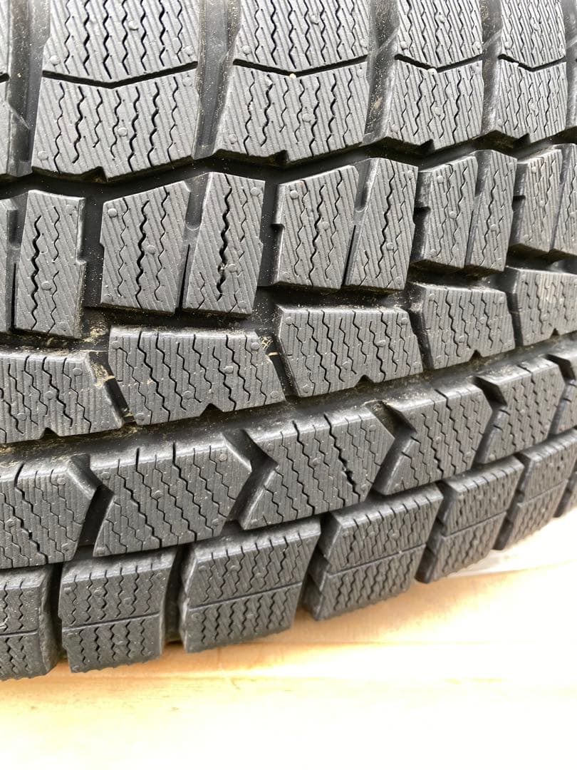 スタッドレスタイヤ　ダンロップ205/65R16 ホイール付４本セット