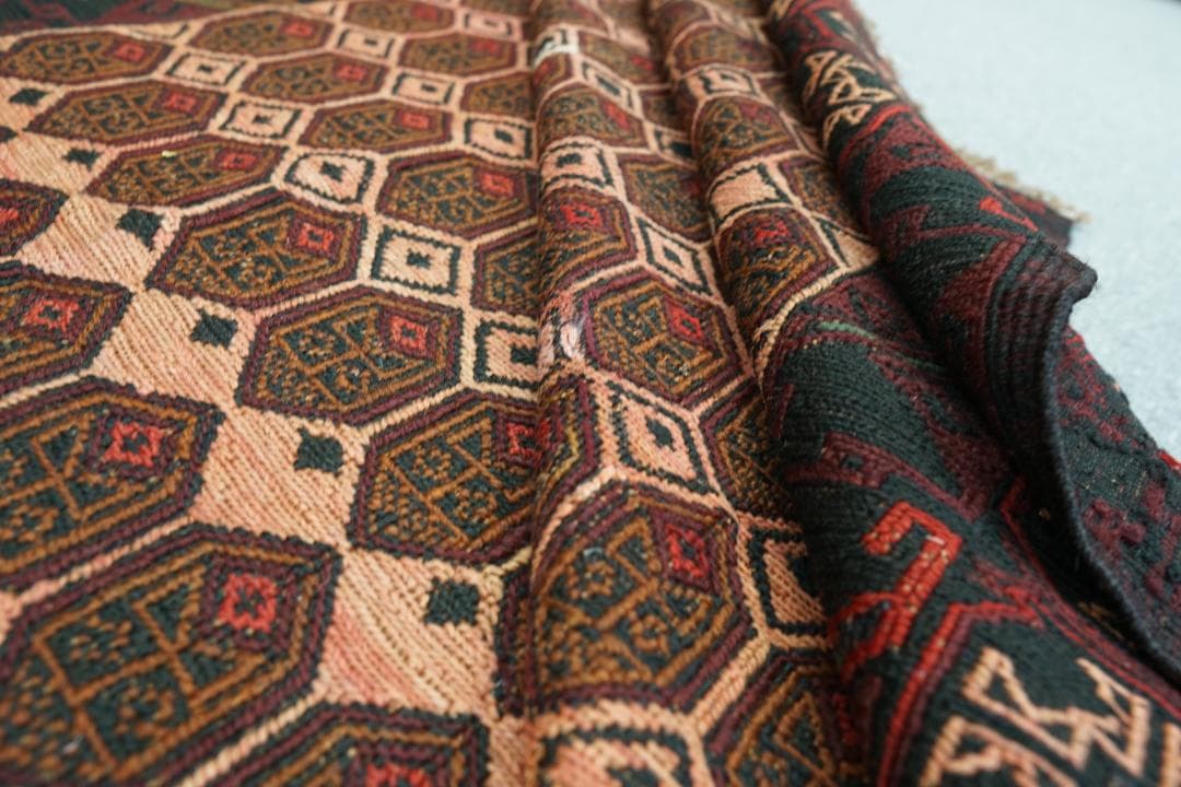 ペルシャ 手織りキリム 181×150 ヴィンテージラグ