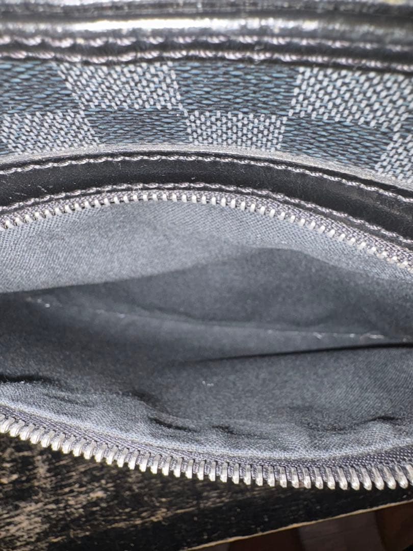 Louis Vuitton ダミエグラフィット トマス