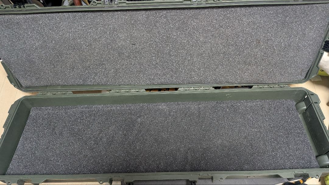 ペリカンケース　im3300 オリーブグリーン