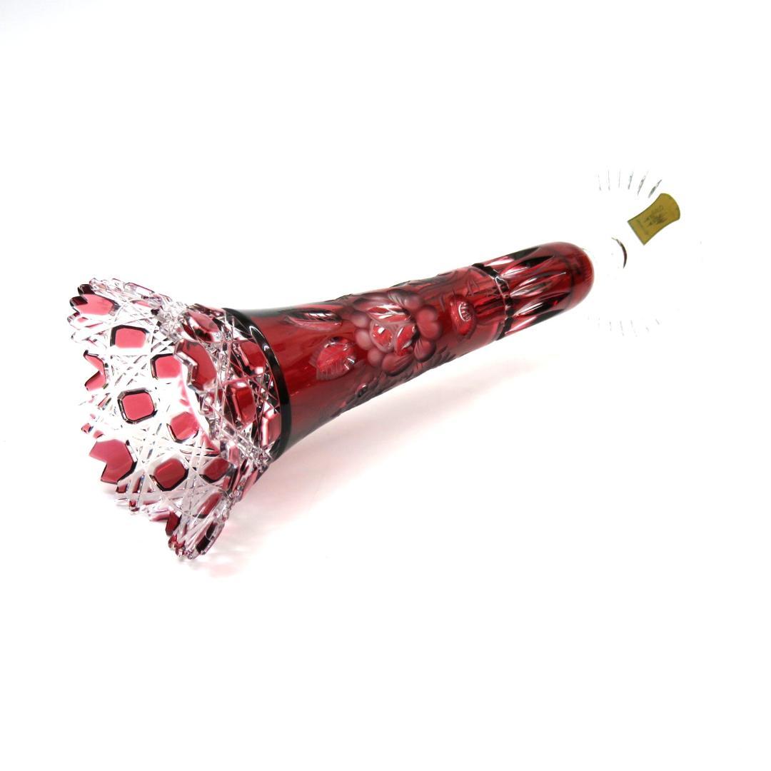 マイセンクリスタル　花瓶　花文彫一輪差し 色被せ　赤　箱付き