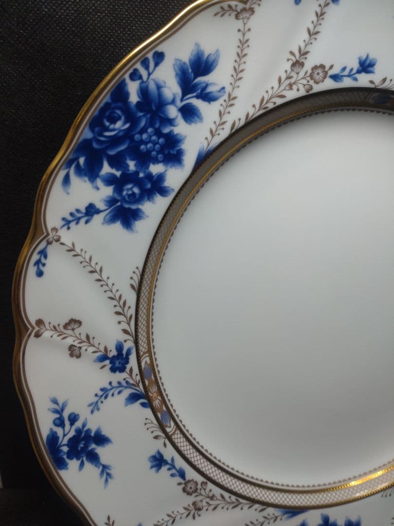 ノリタケ　アンティクウィティ　ディナー皿