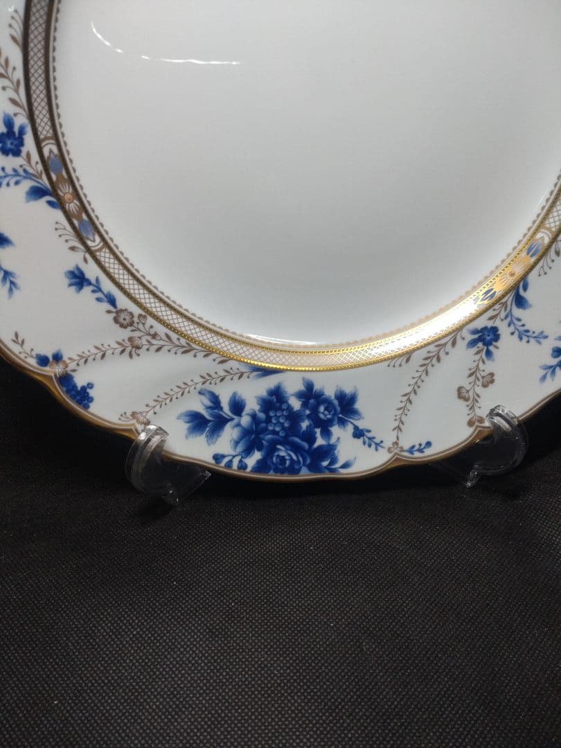 ノリタケ　アンティクウィティ　ディナー皿