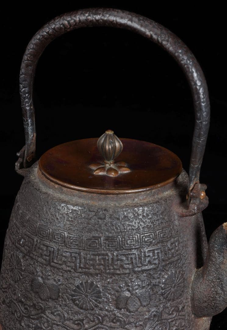 時代鉄瓶【大日本御釜師 堀政五郎（浄親）】菊桐紋鉄瓶 共箱 茶道具 骨董 古美術