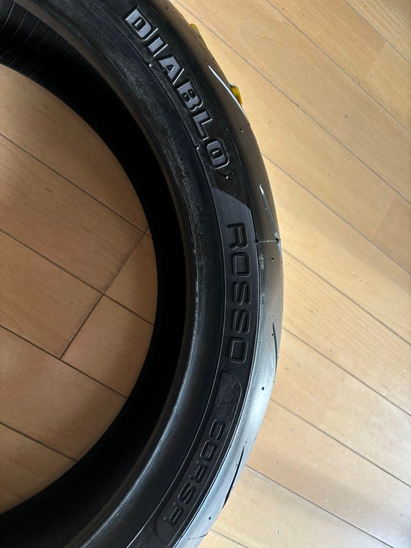 PIRELLI　ディアブロロッソコルサ　24年製造