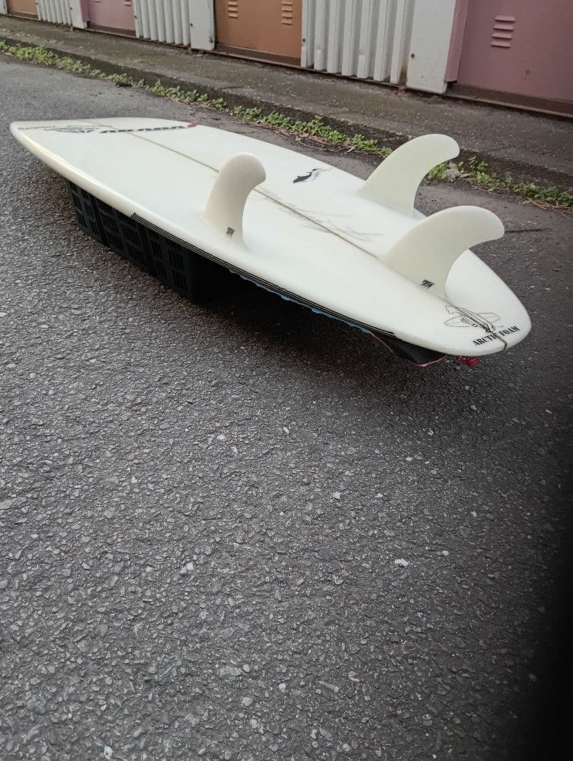 4.9AKABAサーフボード クリスタルドリ-ム フィン付き