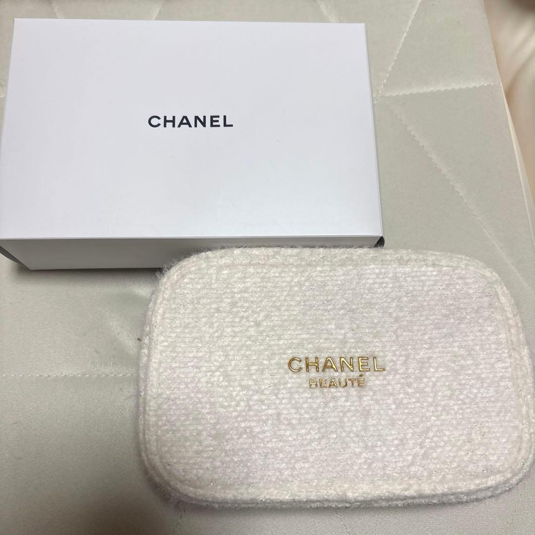 【新品】 シャネル CHANEL 2024 クリスマスコフレ ノベルティポーチ