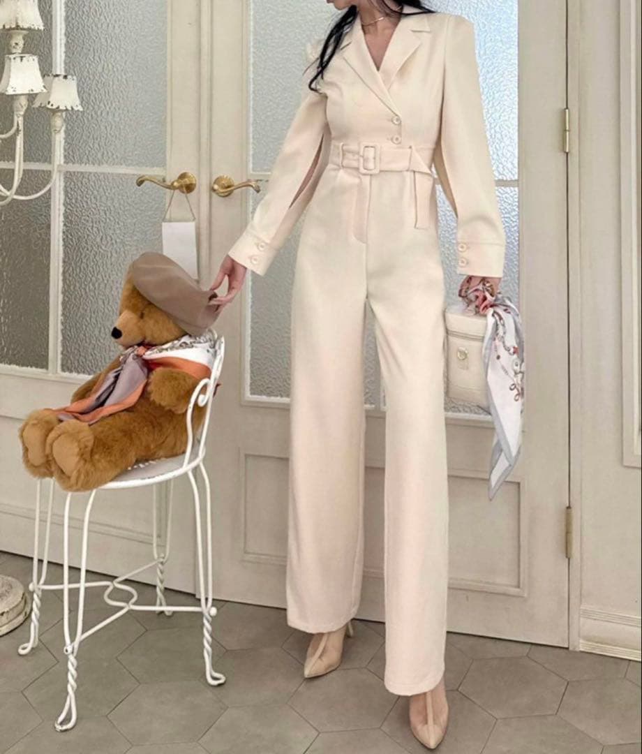 《新品タグ付き》 PARTY ベルト付ケープ風オールインワン