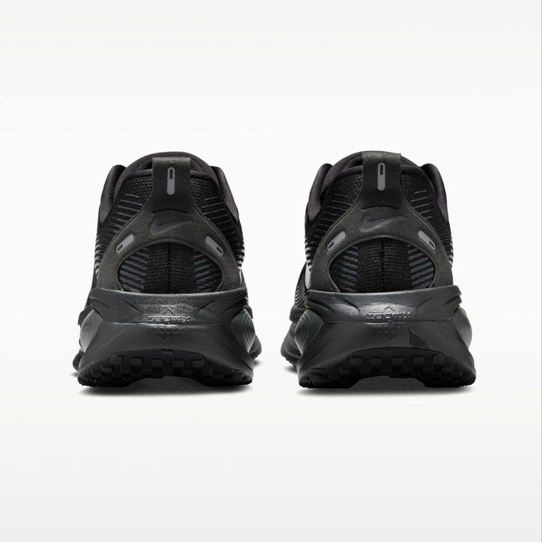 ナイキ ボメロ 18 NIKE Vomero 18