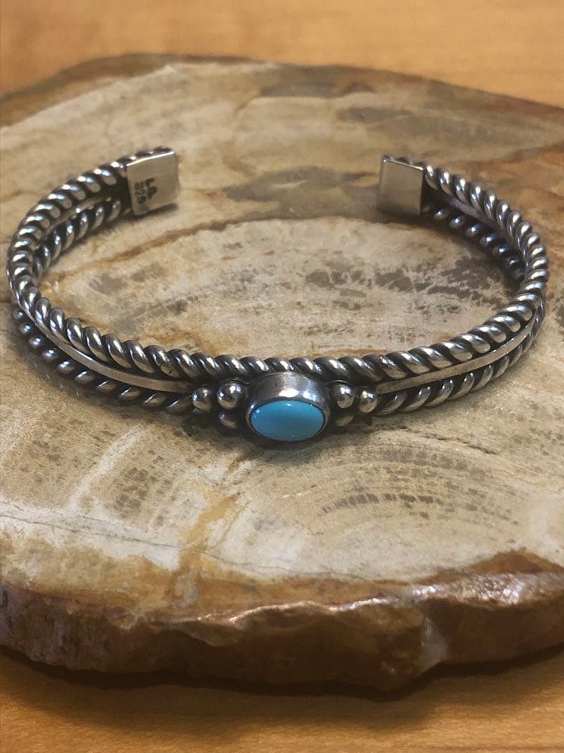 NAVAJO【ナバホ族】作 ハンドメイドワイヤーワークバングル ターコイズ付