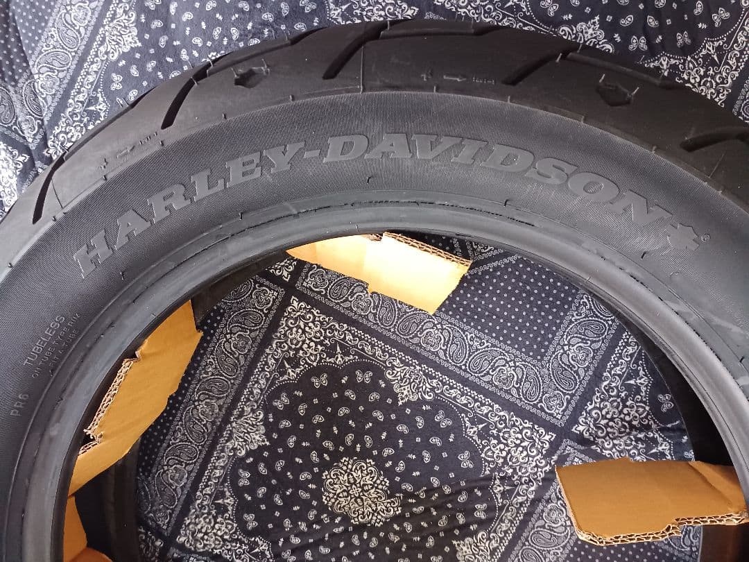 ミシュランスコーチャー31　100/90B19 150/80B16未使用品！