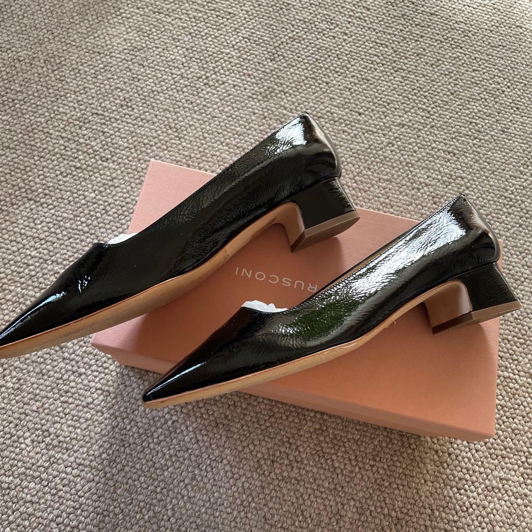 ファビオルスコーニ 黒エナメル スクエアトゥパンプス