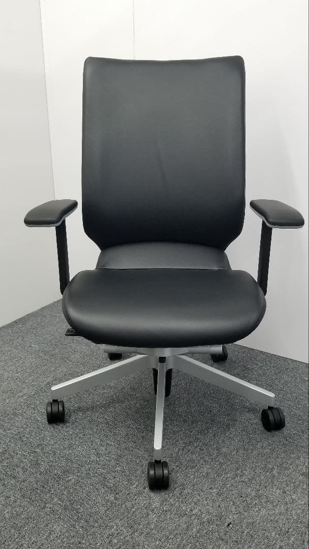 コクヨ AGATA マネジメントチェアー 革張り