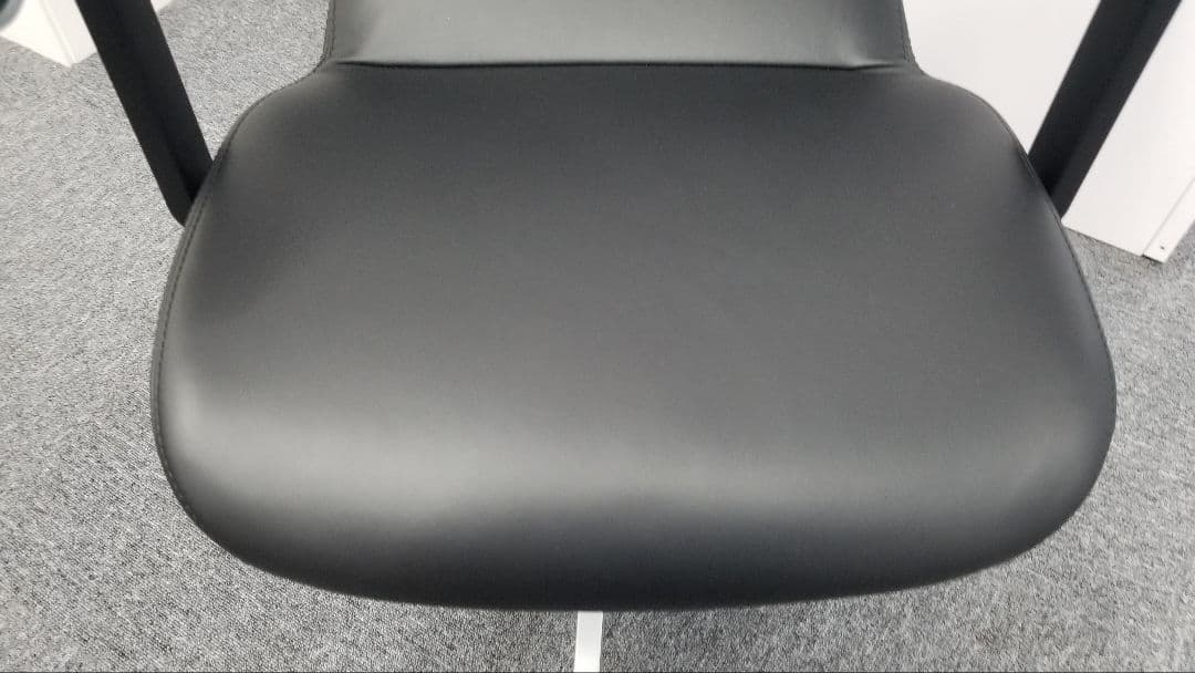 コクヨ AGATA マネジメントチェアー 革張り