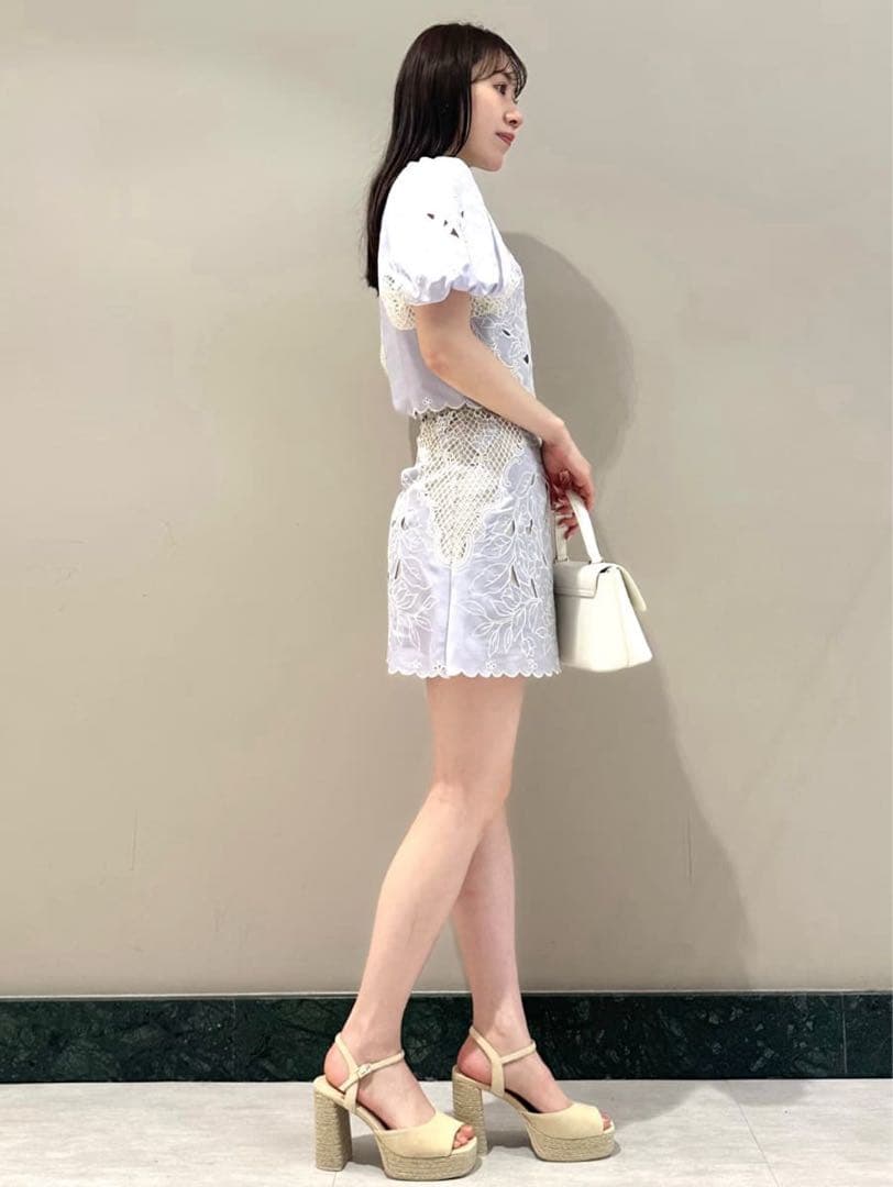 新作新品タグ付き　スナイデル♡エンブロイダリーパフスリーブブラウス