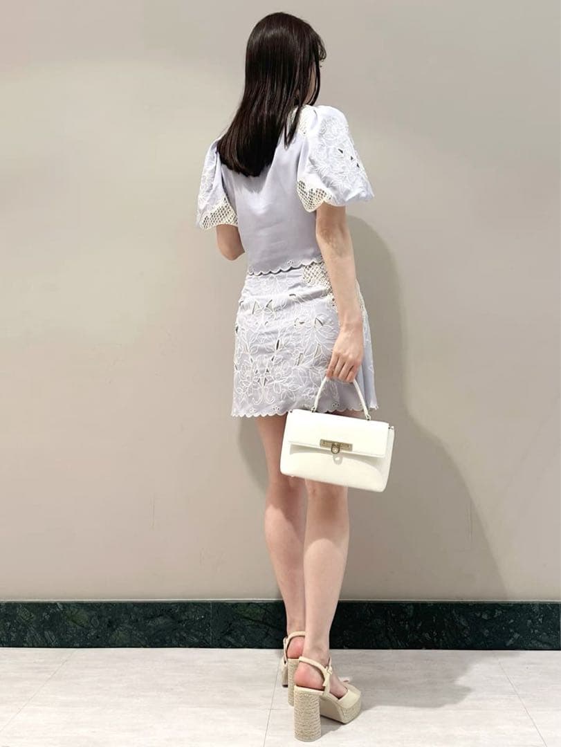 新作新品タグ付き　スナイデル♡エンブロイダリーパフスリーブブラウス