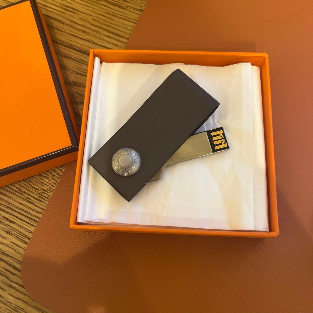 HERMES USBメモリ ブラウン