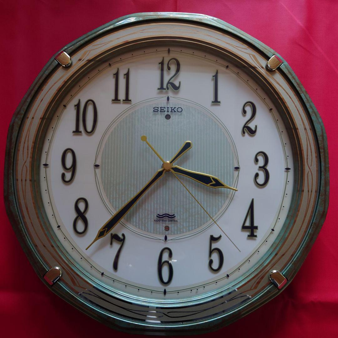 SEIKO 電波掛時計 暗闇でも！字光式(光続ける)ホワイト文字盤！連続秒針