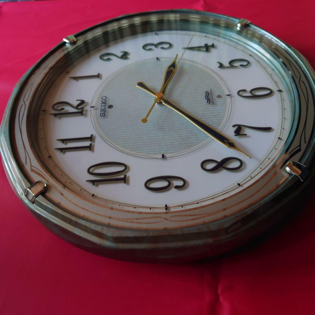 SEIKO 電波掛時計 暗闇でも！字光式(光続ける)ホワイト文字盤！連続秒針