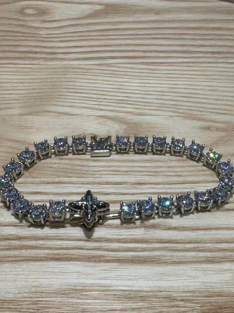 Louis Vuitton クリスタルブレスレット