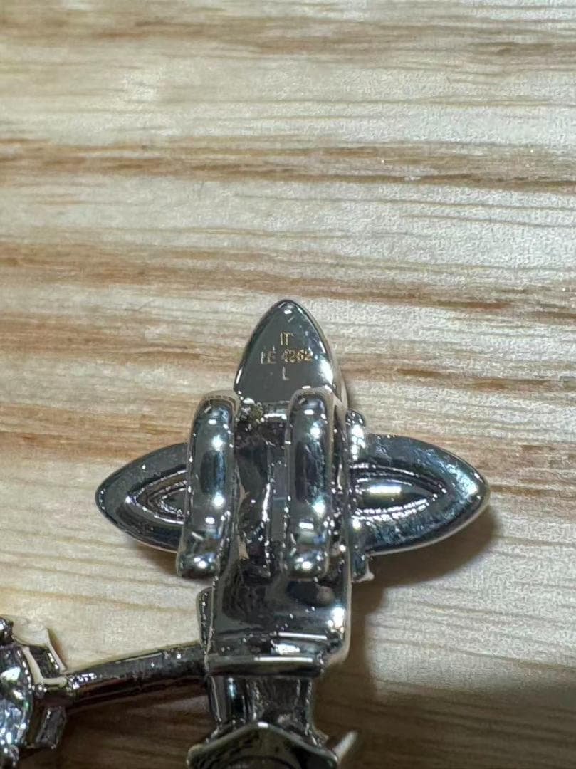 Louis Vuitton クリスタルブレスレット