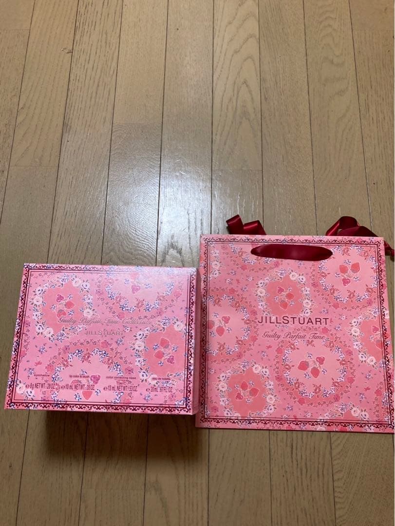 ジルスチュアート　2024 ギルティパフェタイムコレクション　ショッパー付き