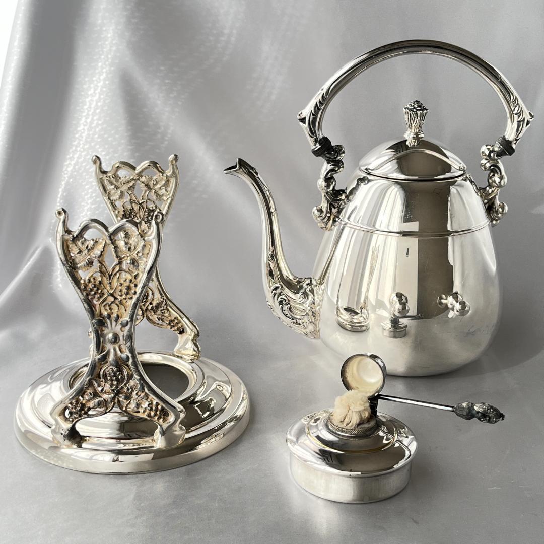 【Sheridan】ビクトリアンのティーケトル スタンド / バナー