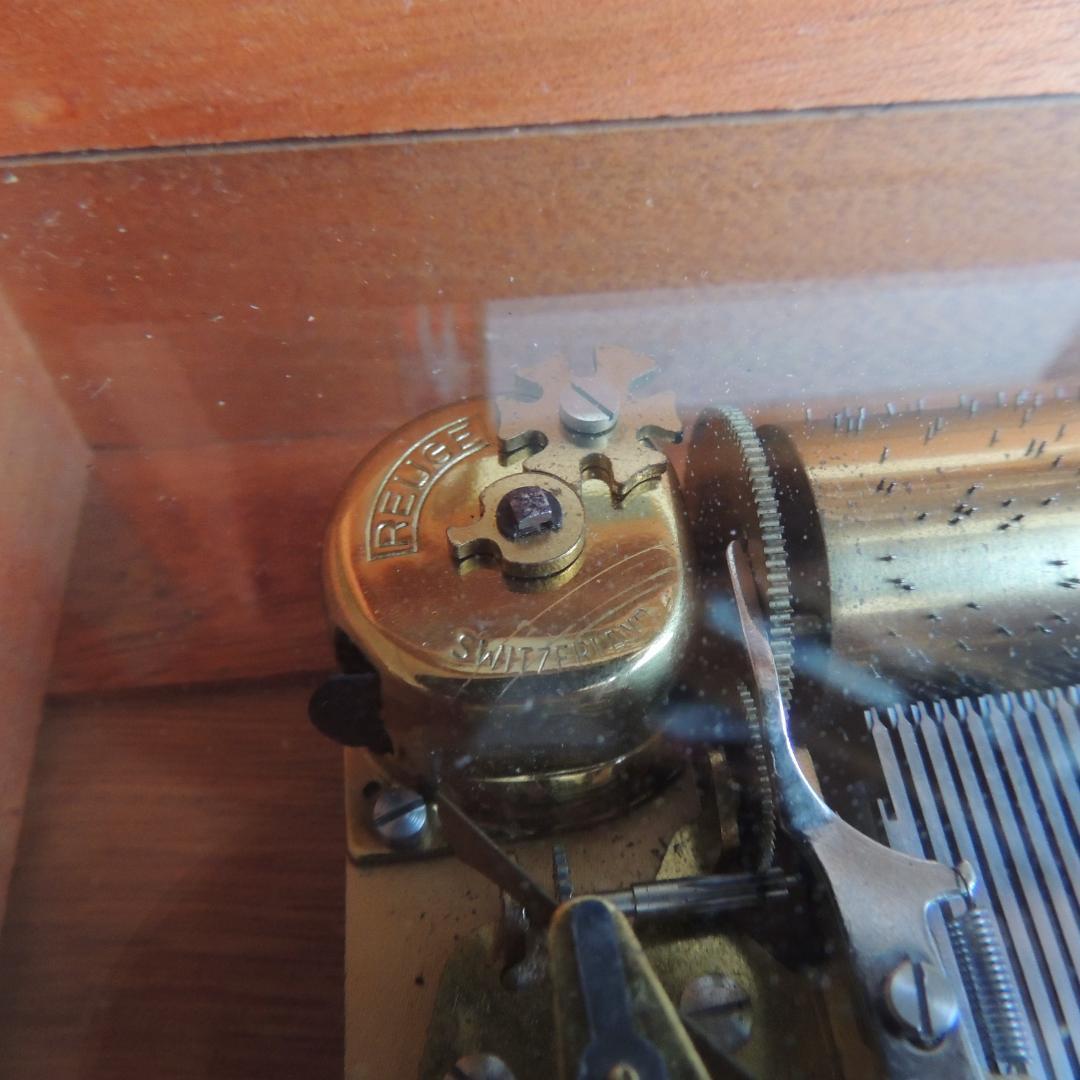 REUGE 50弁　ヨハン・シュトラウス2世「宝のワルツ」他　オルゴール