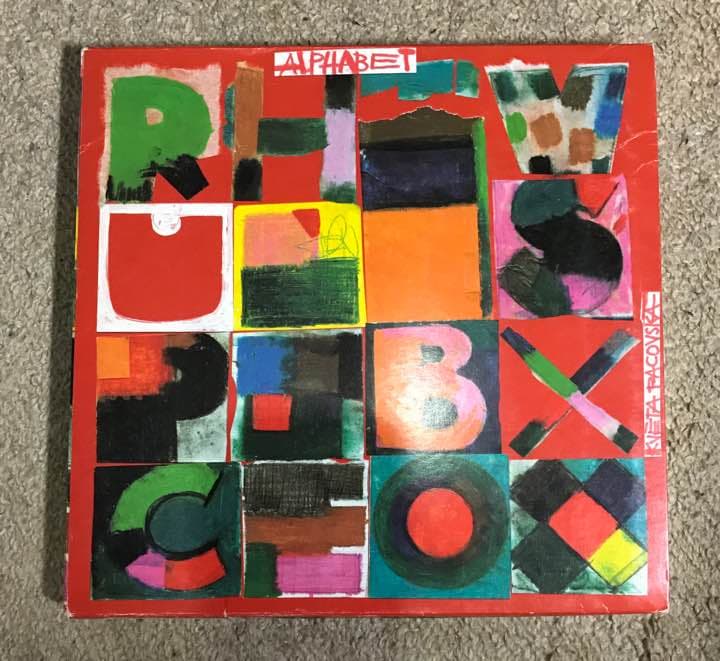 アルファベット絵本