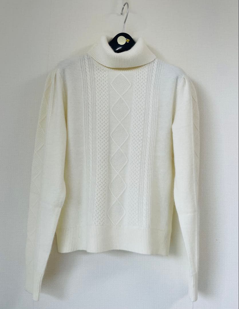新品タグ付き　タートルセーター ニット　エンリコドマーニ　パフスリーブ　お値引き