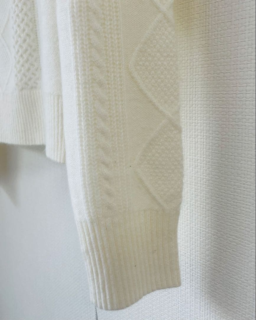 新品タグ付き　タートルセーター ニット　エンリコドマーニ　パフスリーブ　お値引き