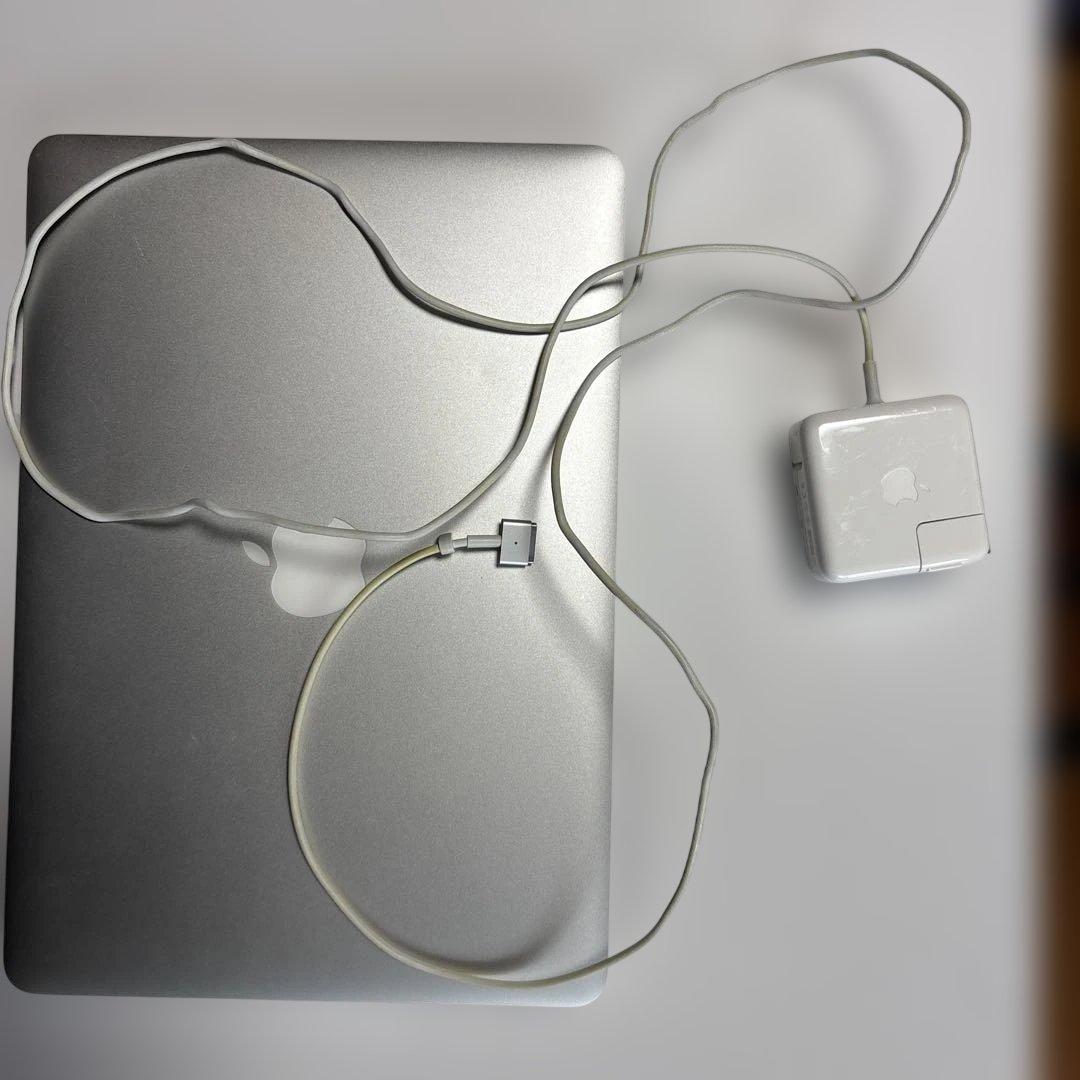 【値下げ】MacBook本体 シルバー 充電器付き