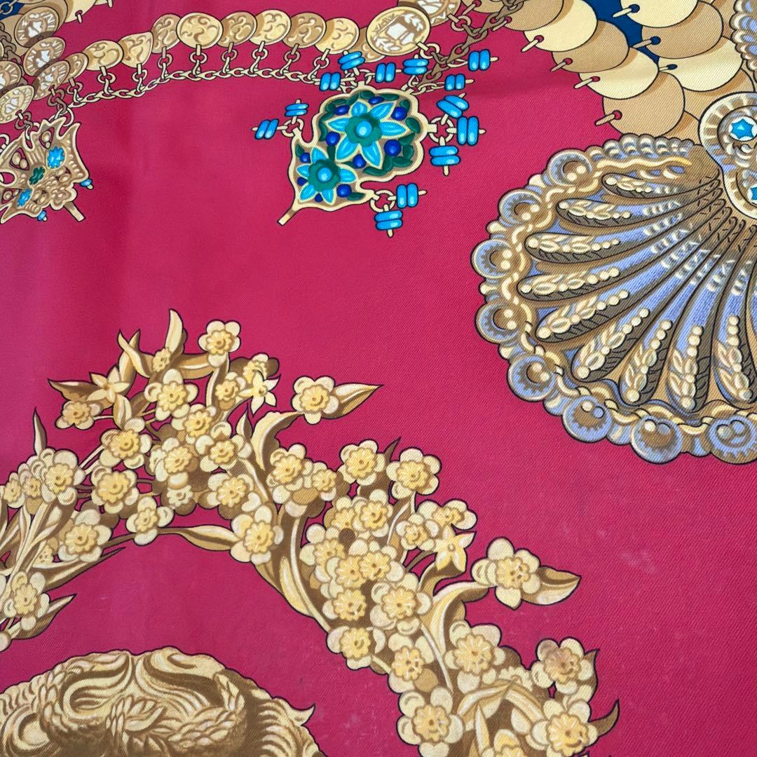 Hermès シルクスカーフ 赤と青