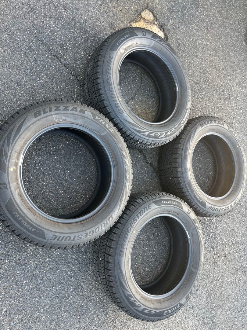 215/60R16 スタッドレス　ブリザックVRX2 2022年製
