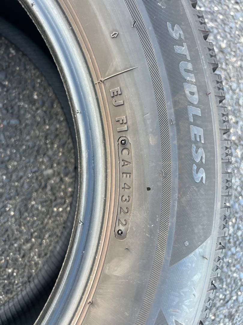 215/60R16 スタッドレス　ブリザックVRX2 2022年製