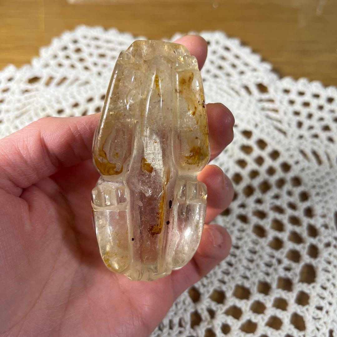 【天然石】 ライモナイト　貔貅　ひきゅう　彫り物 高級木製台座 置物