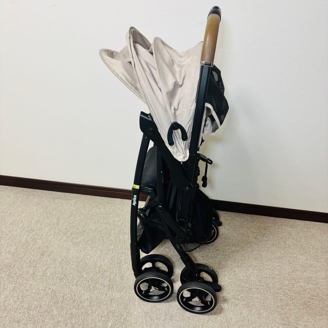 aprica アップリカ　マジカルエアーフリー　B レザー　美品　2183521