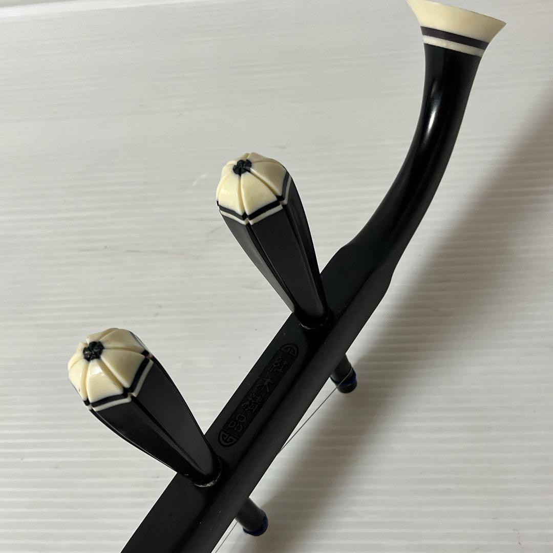 万菊根製　二胡　紅木　精品　萬菊根　蛇皮　弦楽器　ケース